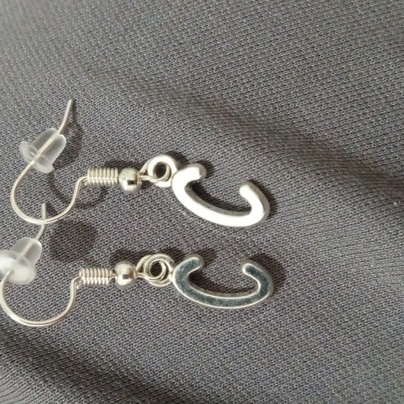 Letter C earrings - Picture 2 of 3